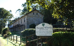 Tizzana Winery Bed & Breakfast 