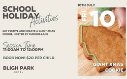 Giant Xmas Cookie Decorating at Bligh Park Hotel
