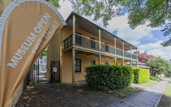 Howe House Guided Tour